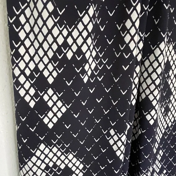 Eliza J Maxi Dress Stretchy V Neck Adjustable Tie Size 8 - Picture 3 of 7